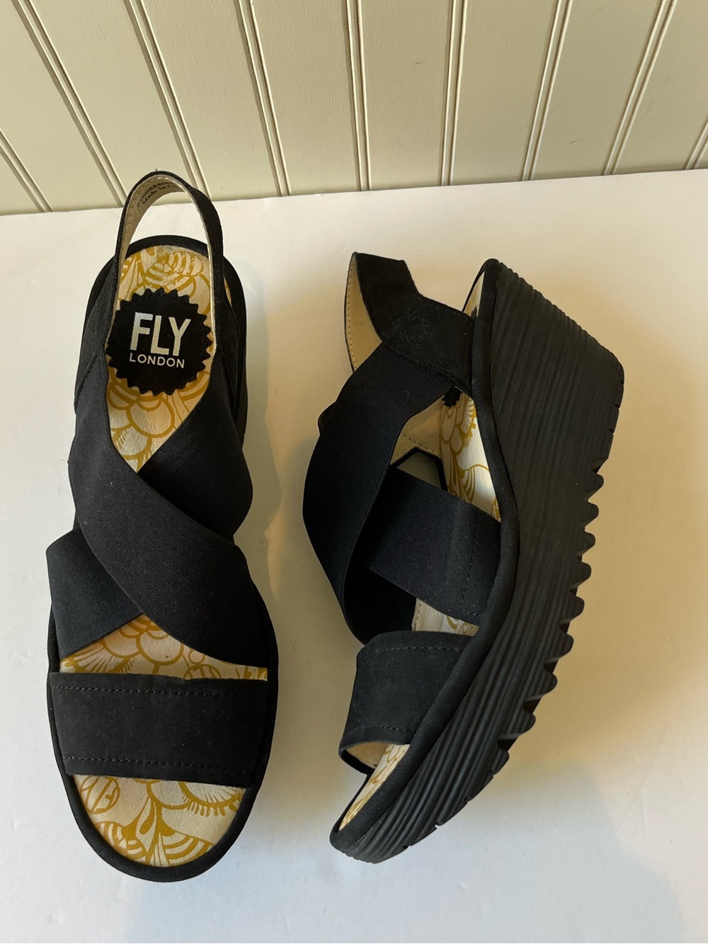 WOMEN’S FLY LONDON YAJI PLATFORM WEDGE SANDAL |  BLACK | 37 | YAJI888FLY | NWOT